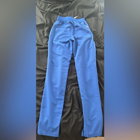 XXS Fabletics Royal Blue Scrub Set - Picture 4 of 5